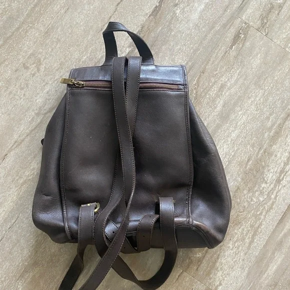 COPY - Vintage Classic Brown Leather Backpack - Not Coach - made in Korea - Picture 2 of 3